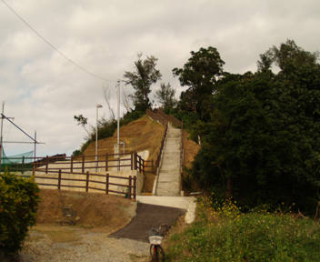 南から見たグスク遠景